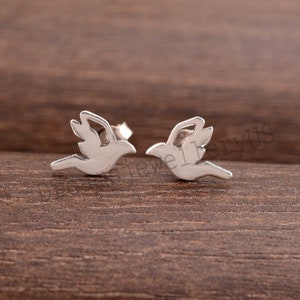 Silver Bird Stud Earrings, Handmade Minimalist Earrings, Small Bird Earrings, Humming Bird Stud Earrings, Animal Earrings, Women&#39;s Gift