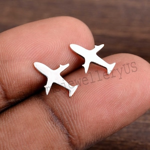 Tiny Airplane Earrings, Traveler Earrings, Plane Stud Earrings, Dainty Earrings, Airplane Piercing, Gift for Travelers, Gift for Pilot