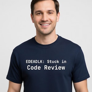 EDEADLK: Camiseta "Atascado en la revisión de código" - Camiseta divertida para programadores - Tallas grandes