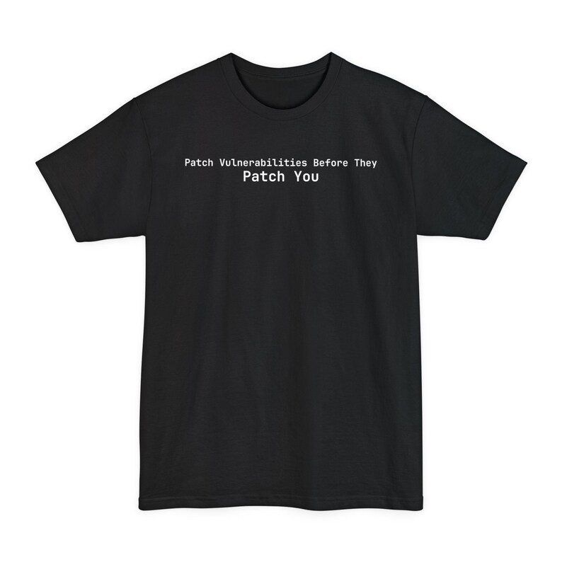 Schließe Sicherheitslücken, bevor sie dich ausnutzen – Lustiges DevOps-T-Shirt – Geschenk für Cybersicherheit Bild 2