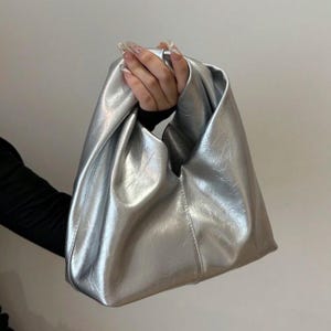 Bolso de mano de piel sintética Upgrade You - Plateado