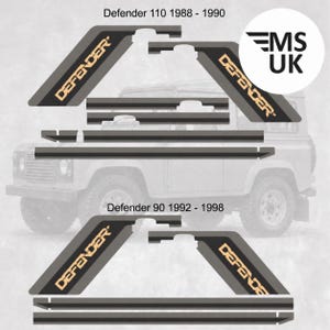 Peut inclure: Un ensemble d'autocollants en vinyle noir et orange pour véhicules Land Rover, avec le texte Defender 110 1988 - 1990 et Defender 90 1992 - 1998. Les autocollants comprennent des panneaux latéraux inclinés et des bandes horizontales.