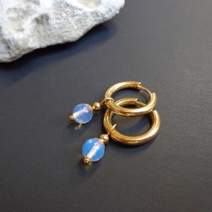 Gold Creolen, Gold Ohrringe, Edelstein Ohrringe, Stein Charm Creolen, Kleine Creolen, Gold Ohrringe, Opalite Ohrringe