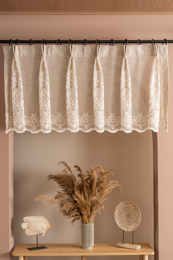 Tenda Da Cucina In Pizzo LinenZone Con Mantovana E Nappe – Eleganza Vintage Per La Tua Casa (avorio, 137x160 Cm)
