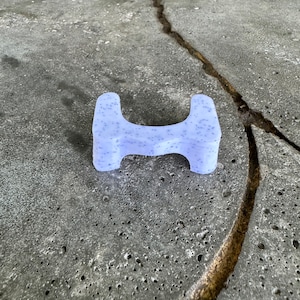Taburete de baño para casa de muñecas en forma de Squatty Potty a escala 1:12
