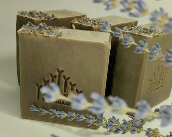 Lavender oatmeal soap with oat milk and alkanet root | Lavender soap