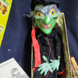 Pelham Witch Marionette Puppet w/box and instructions Free P&I US Buyers