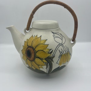 Arabia Finland Teapot by Hilkka Liisa Ahola
