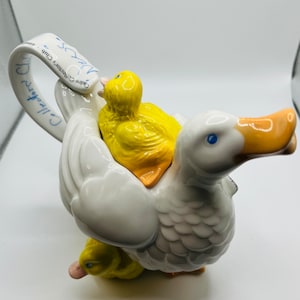 Vintage Paul Cardew Collectors Club Duck Mama Ducklings Teapot