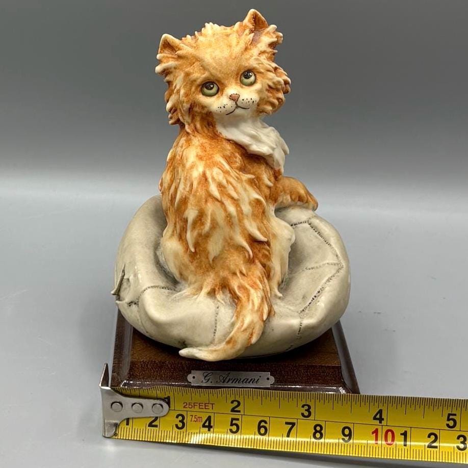 Vintage Giuseppe Armani Cat Figurine – 1984 Florence Kitten