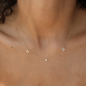 Collar de letras personalizado de Pashi Minimalist, collar de iniciales bañado en oro de 14 k, collar de iniciales personalizado, regalo de dama de honor, *COLLAR LOUISA*