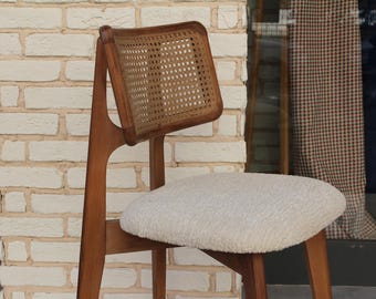 Dining Room Handmade Chairs with a Harmonious Combination of Elegance Design and Comfortable Seating for a Long Time, interior design
