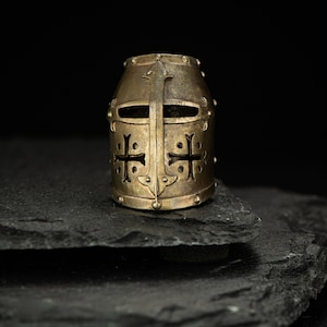 Crusader Helmet Bead for Paracord Lanyard - Knight Bead for Knife Lanyard - Tactical Gear Accessory