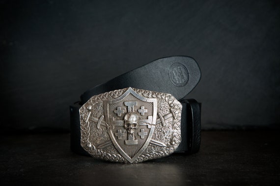 Visiera Casco Guardian Porta Distintivo A Stella 7 Punti Con Catena E Perline - PF 382 In Pelle Stelle 7 Punti PF 382 Pelle Catena Perline - Foto 6