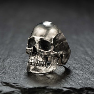 Extra detailing Skull ring / anatomical full skull sterling silver 925