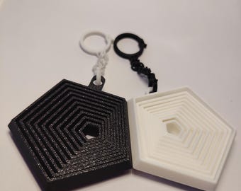 3D printed pentegon fidget with a keychain