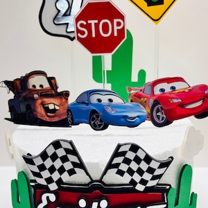 ディズニー カーズ ケーキトッパー、パーソナライズ カーズ ケーキトッパー、カーズ パーティー デコレーション、カーズ センターピース