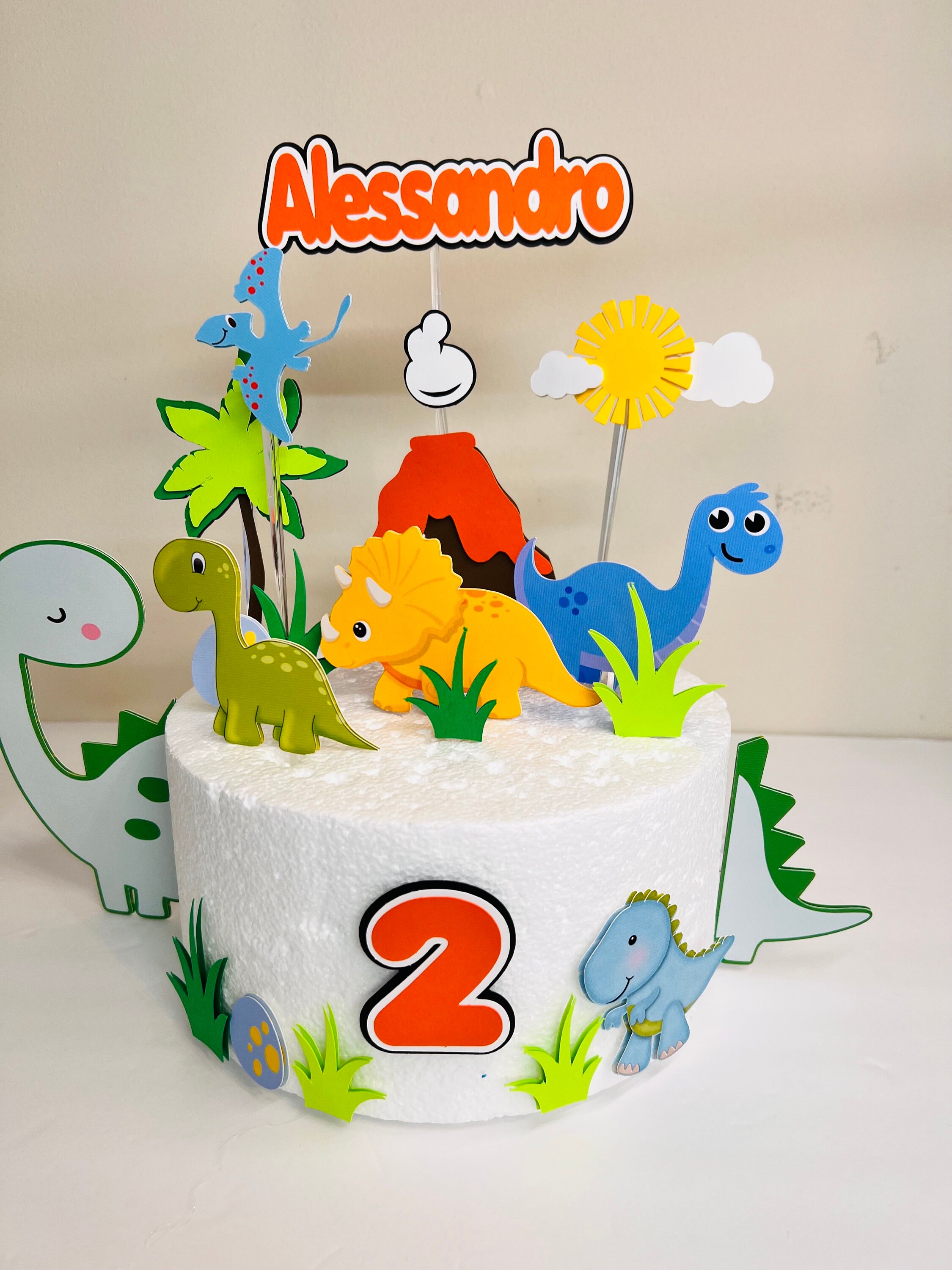  Suministros de fiesta de dinosaurios: juego de decoraciones de  fiesta de pequeño dinosaurio, 30 pulgadas BIG T Rex, decoración de pastel,  calcomanías de tatuaje, rugido plateado, pancarta de feliz : Juguetes