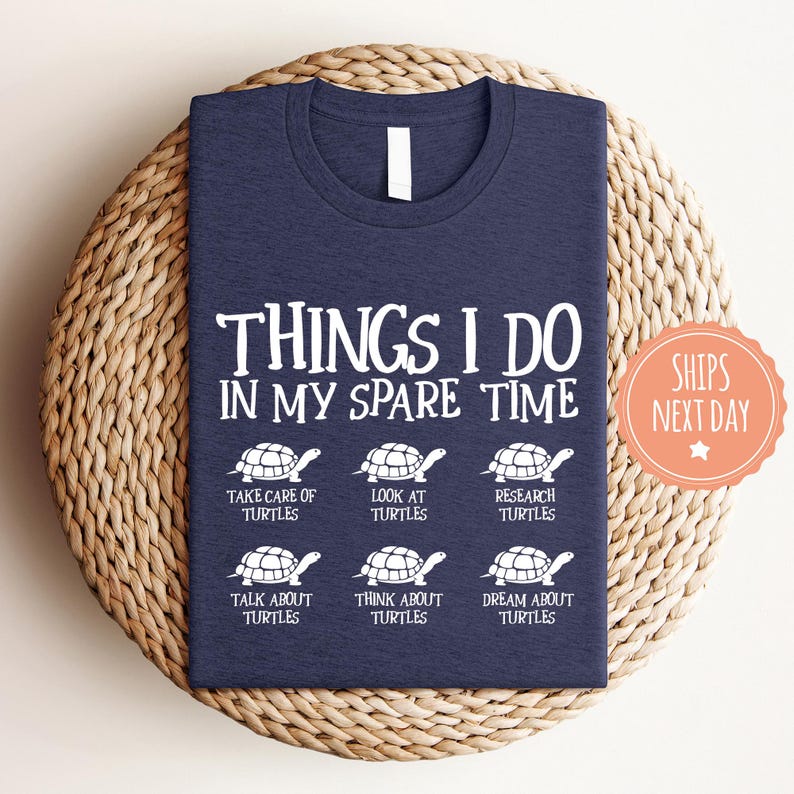 a t - shirt that says things i do in my spare time
