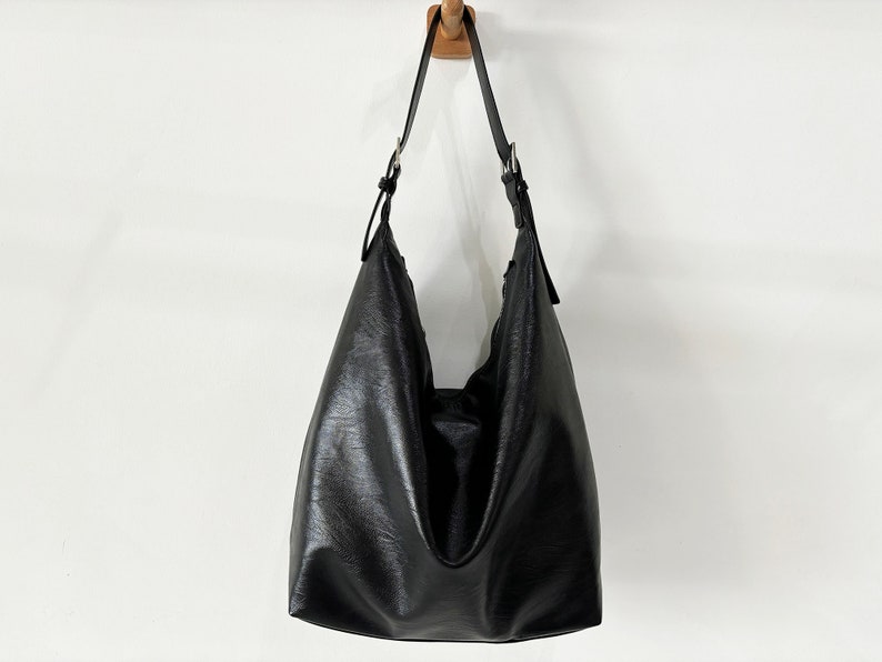 Sac fourre-tout en cuir souple pour femme, sac à bandoulière hobo en cuir végétalien, sac à main souple en cuir, sac cabas en cuir, cadeau d'anniversaire pour fille image 2