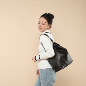 Sac fourre-tout en cuir souple pour femme, sac à bandoulière hobo en cuir végétalien, sac à main souple en cuir, sac cabas en cuir, cadeau d'anniversaire pour fille image 9