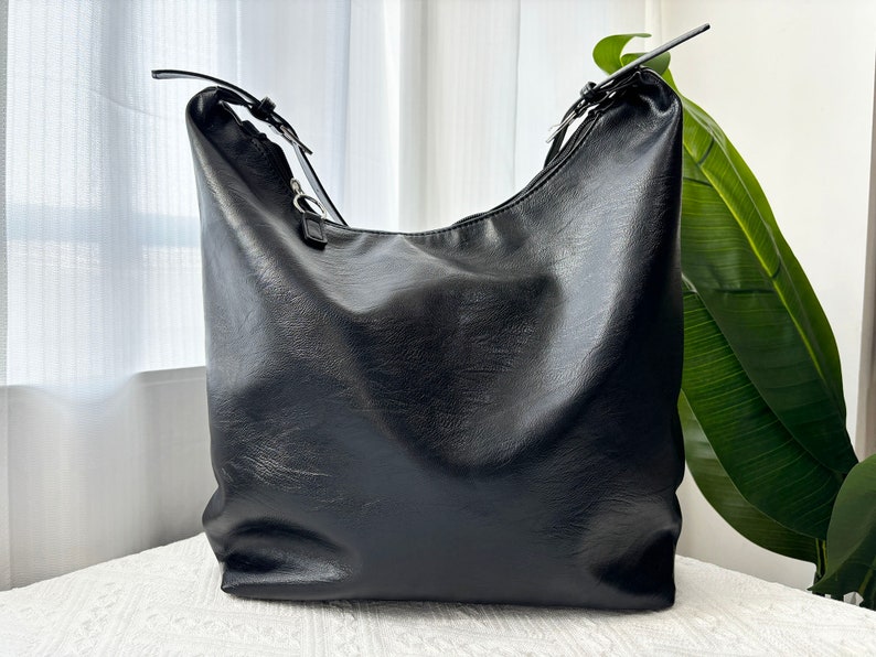 Sac fourre-tout en cuir souple pour femme, sac à bandoulière hobo en cuir végétalien, sac à main souple en cuir, sac cabas en cuir, cadeau d'anniversaire pour fille image 6