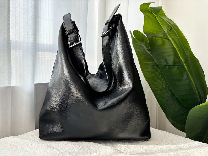 Sac fourre-tout en cuir souple pour femme, sac à bandoulière hobo en cuir végétalien, sac à main souple en cuir, sac cabas en cuir, cadeau d'anniversaire pour fille image 1