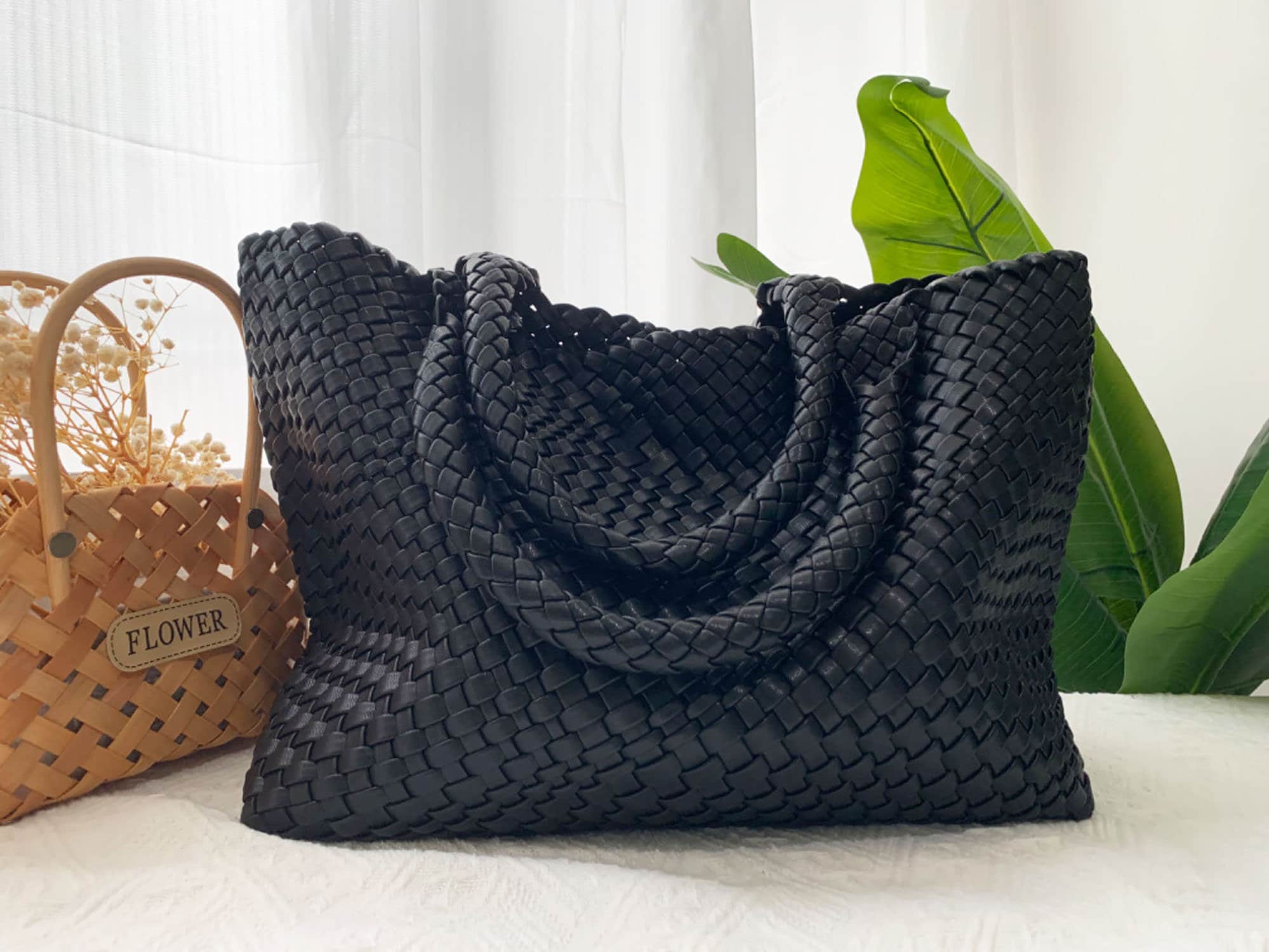 Courrèges - Authenticated Handbag - Black Plain for Women, Good Condition