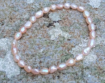 Handmade Light Peach Freshwater Pearl Bracelet
