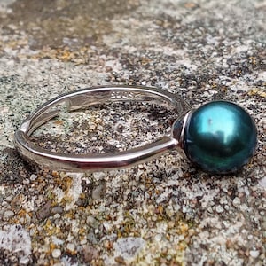 Pearl and Silver Ring, Peacock Green Pearl Ring