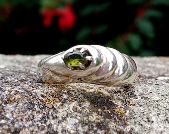 Vintage Silver and Green Spinel Ring
