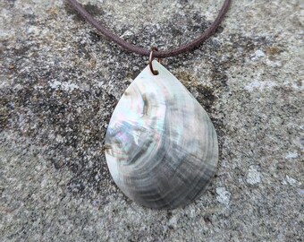 Mother of Pearl Pendant Necklace, Vintage Necklace