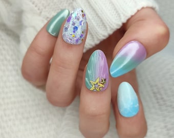 Handmade, reusable and customizable “Press On” nails. Mermaid model.