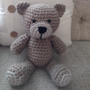 Bär häkeln MUSTER - Theo der Bär - Amigurumi Bär Häkelanleitung - Teddybär Muster - Teddybär gehäkelt - Amigurumi - pdf Häkelanleitung