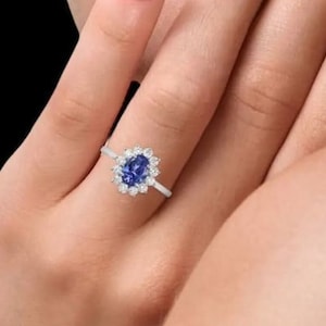 Tanzanite Ring. Rose Gold Engagement Ring 2ct Lavender Lilac Tanzanite oval cut engagement ring 14k rose gold.