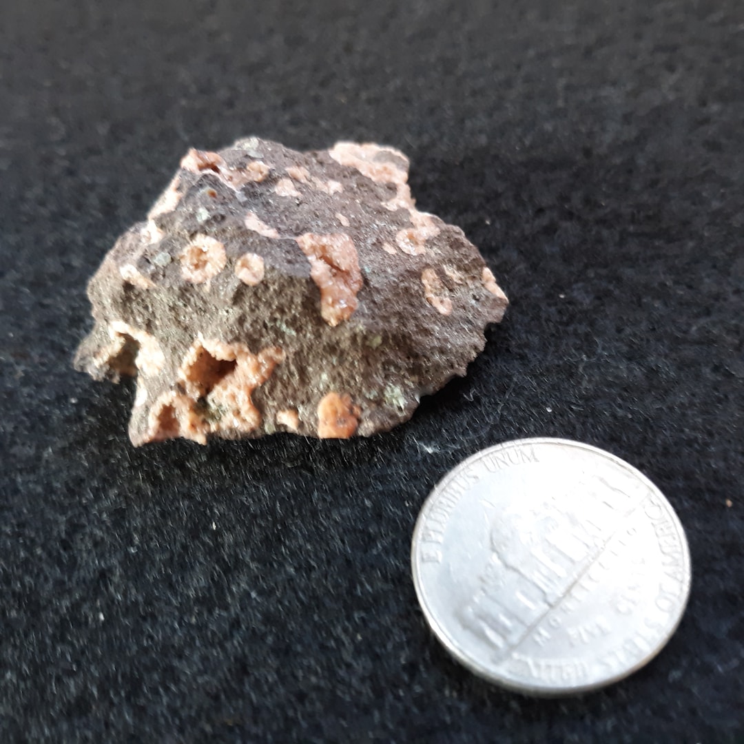 Thomsonite zeolite in Vesicles of Basalt - Etsy