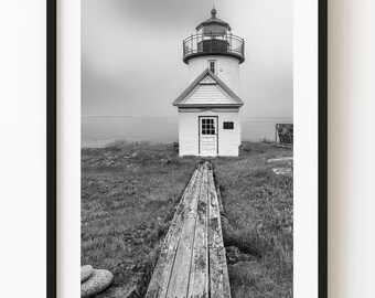 Quadro in bianco e nero raffigurante il faro e la passerella in legno di Curtis Island.