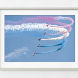 El equipo de formación de la RAF Red Arrows realiza su exhibición / Edición limitada de 10