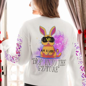 T-shirt Hop into the Future – Lapin mignon avec lunettes VR, tee-shirt graphique futuriste, haut gamer esthétique
