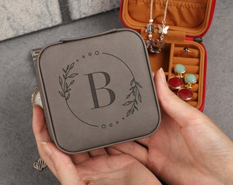 Custom Initial Jewelry Box, Engraved Vegan Leather Jewelry Storage, Dainty Wreath Jewelry Box, Mothers Day Gift for Her, Travel Jewelry Box