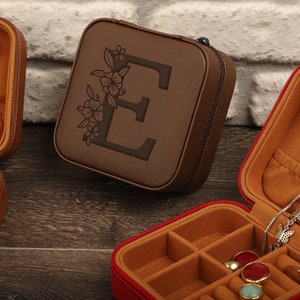 Engraved Initial Jewelry Box, Personalized Floral Letter Jewelry Organizer, Gift for Her, Vegan Leather Jewelry Box, Travel Jewelry Case