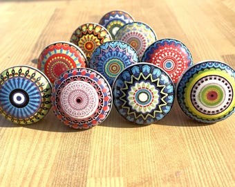 Puxadores Mandala de Cerâmica: Puxadores de Gaveta Boho Pintados à Mão