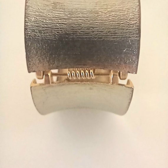 Wide vintage cuff, textured silver tone brutalist… - image 7