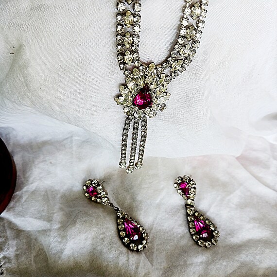 Clear & fuschia rhinestone parure, necklace drop … - image 2