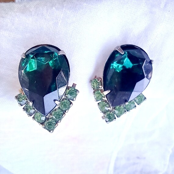 Art deco faux emerald earrings large two-tone rhi… - image 3