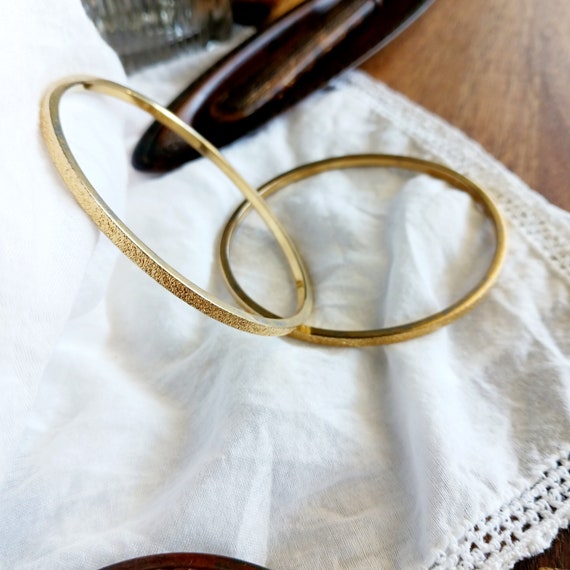 Set of 2 signed Monet gold tone bangle bracelets,… - image 3