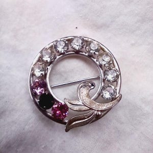 Mother&#39;s circle rhinestone brooch crystal birthstone floral pin lavender pink red in silver tone jewelry round sparkly pretty gift for women