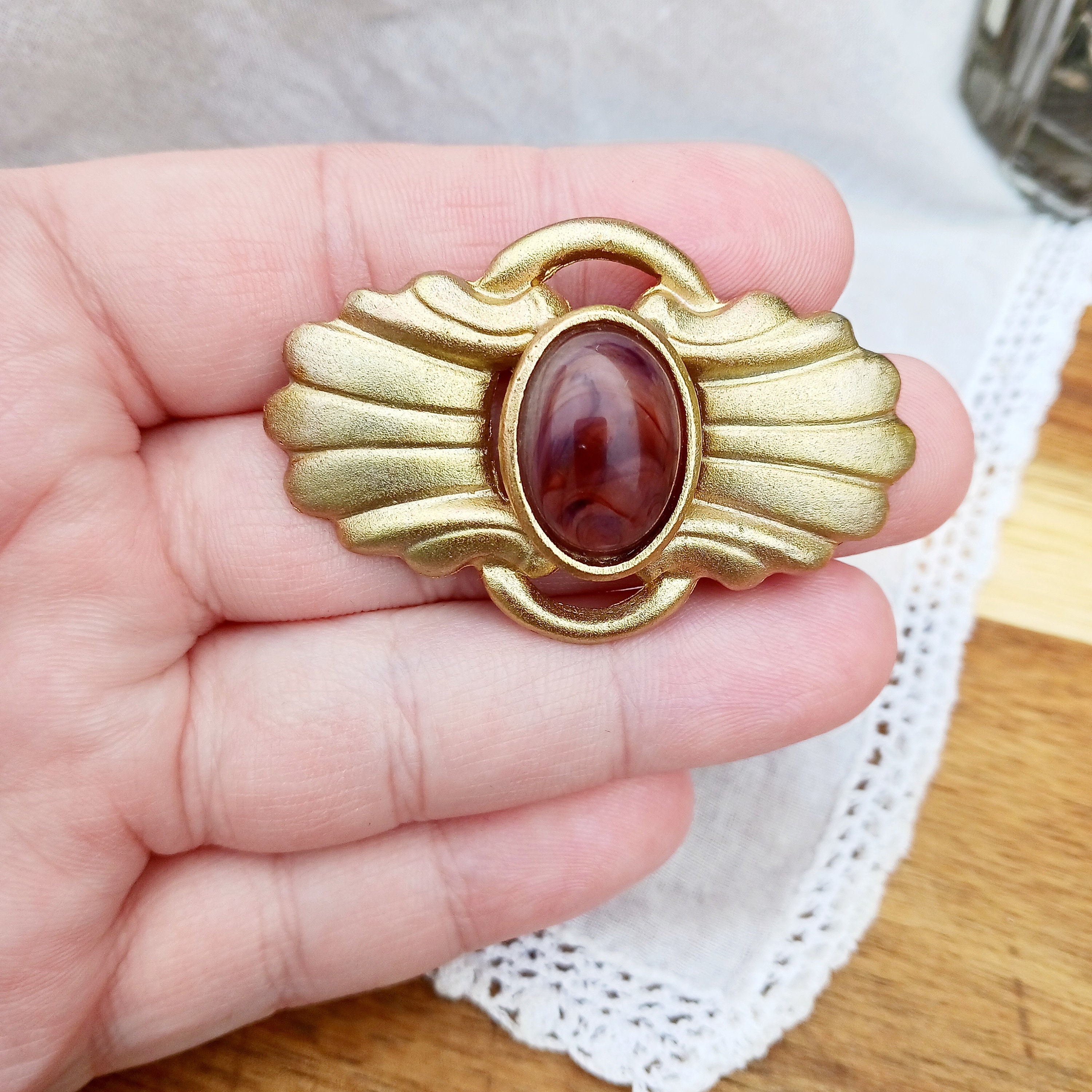 Broche Rétro Signée Avec Cabochon Couleur Pastel Doré - Modèle 3274 - Occasion