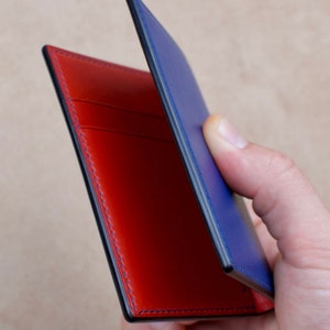 Blauwe leren portemonnee, Italiaanse leren verticale portemonnee, volnerf damesleren portemonnee, luxe slanke portemonnee, klassieke portemonnee, portemonnee met dunne vouw