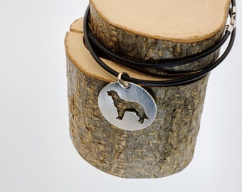 Silberanhänger Motiv Hund - Golden Retriever (oder ähnlich aussehende Hunde) mit Silikonhalsband - Karabinerverschluss Silber